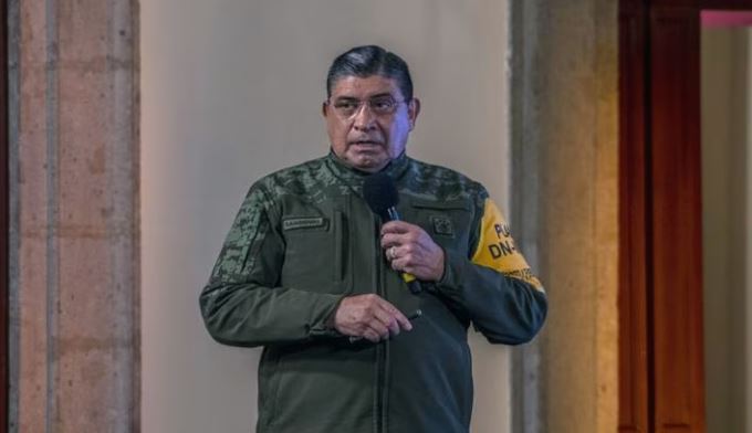 El País destaca la opacidad de la Sedena sobre los regalos del general Sandoval