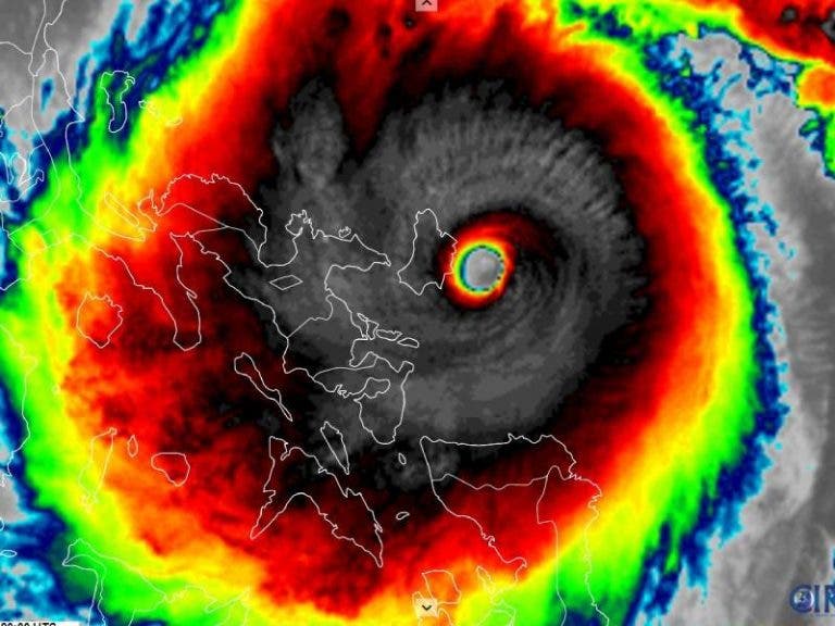 Mega tifón deja al menos 7 muertos tras su paso por Filipinas
