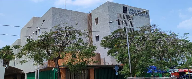 Hallan a enfermero muerto en baños del IMSS Yucatán