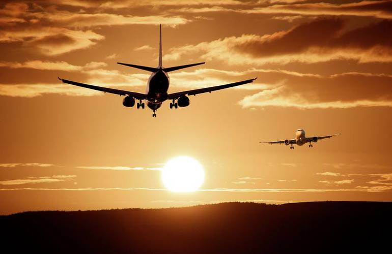 Avión se desvía de ciudad y 'olvida' a todos sus pasajeros en aeropuerto