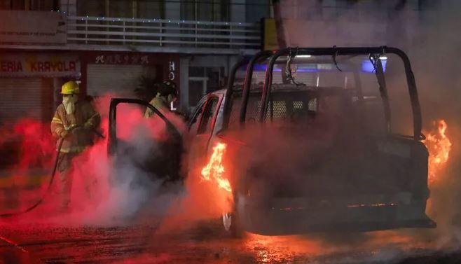 (VÍDEO) Estudiantes: Sembraron armas en camioneta donde fue asesinado normalista