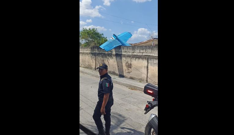 Avionazo en Mérida: Se desploma avioneta en la Nueva Sambulá