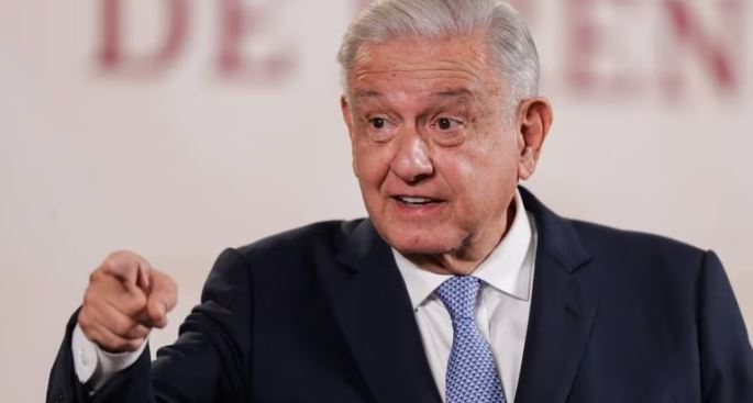 AMLO se burla del Poder Judicial: "¿Cuándo se había visto una rebelión contra el Ejecutivo?"