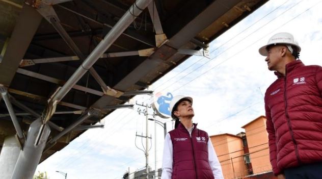 Entre gritos de “¡rateros!” Sheinbaum supervisa la Línea 12 del Metro