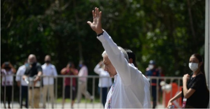 López Obrador declina hablar sobre nuevo aeropuerto para Yucatán