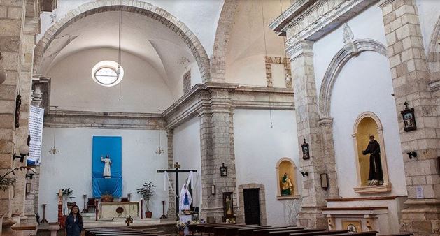 Guanajuato: Aparece “dueño” de un templo; no deja oficiar misas y quiere construir un motel