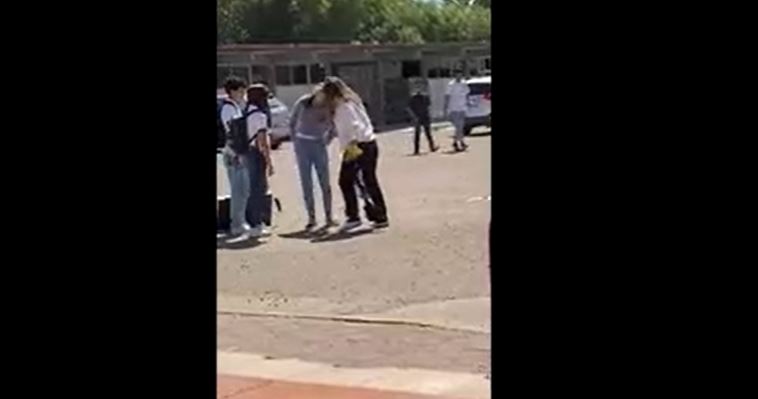 VIDEO: Durango: Indignante agresión de una madre de familia a una alumna