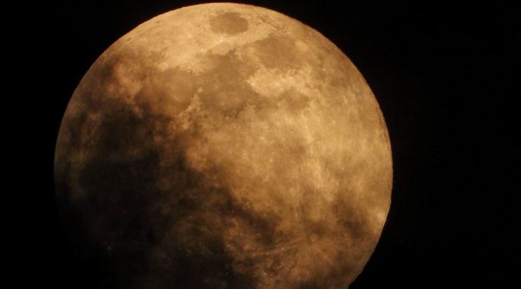 National Geographic explica cuál es la función real de la Luna en la Tierra