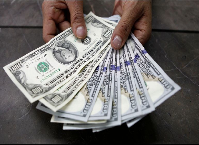 Dólar abre sin cambios, se vende en 19.79 pesos en bancos