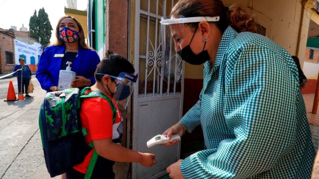 Habrá clases presenciales incluso con semáforo rojo: Salud Federal