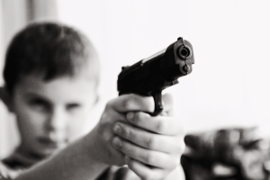 Niño de 6 años llevó arma de fuego a su escuela para “disparar a zombies”