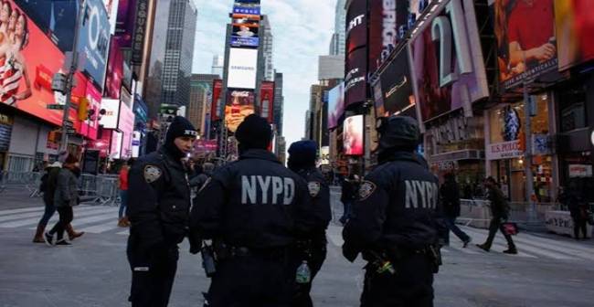 Asesinan a 4 hombres en NY; cae sospechoso