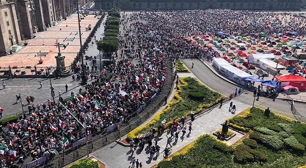 Marcha al Zócalo: 5,000 según la policía y 153,000 según FRENAA