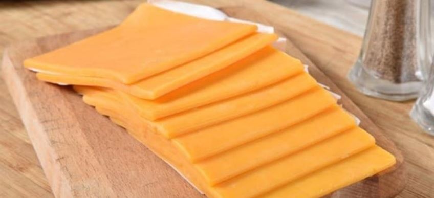 Profeco sigue el pleito con los quesos: exhibe marcas con más agua y grasa