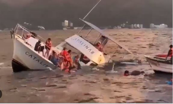 Yate lleno de turistas se hundió frente a las playas de Puerto Vallarta