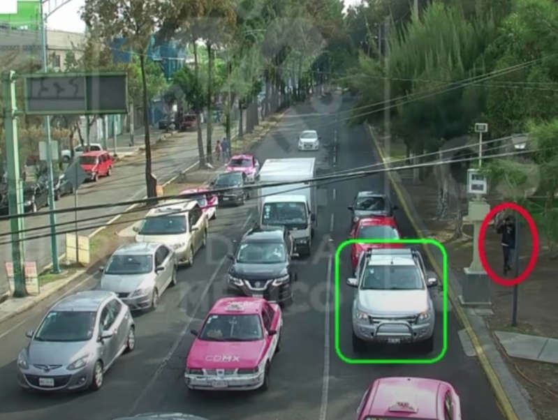 (VÍDEO) Asalta a conductores en la misma calle dos días seguidos... lo capturan