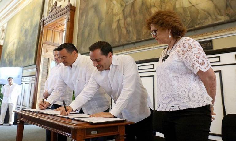 Vila y Barrera firman acuerdo “Declaración por Mérida 2050” para acciones conjuntas