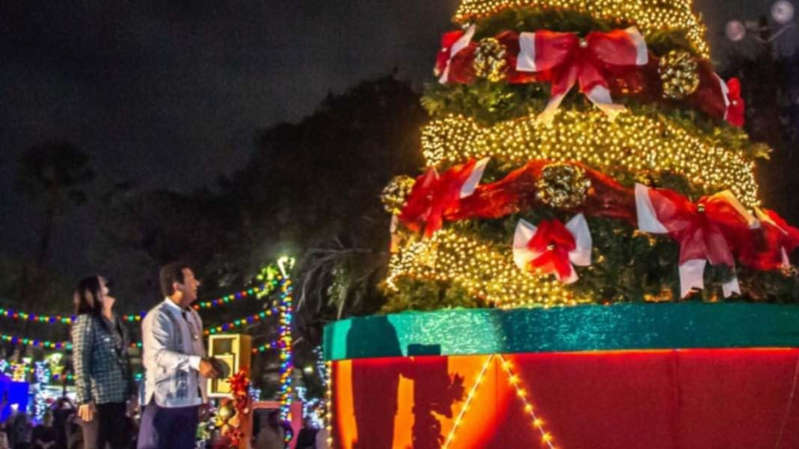 Alcalde de Matamoros se electrocuta durante el encendido del árbol de Navidad