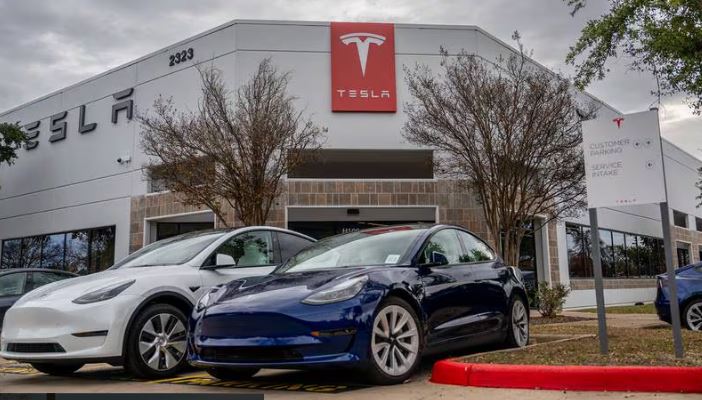 Tesla anuncia que bajará precios de sus autos: Este es el más barato en México