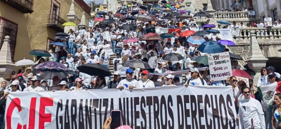 Así protestaron trabajadores del Poder Judicial en Guanajuato por extinción de fideicomisos