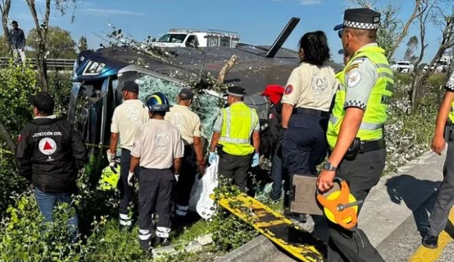 Tragedia en la México-Querétaro: Volcadura de autobús deja al menos 7 muertos