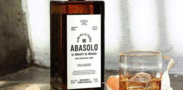 El whisky mexicano reconocido como de los mejores del mundo; cuesta menos de $500