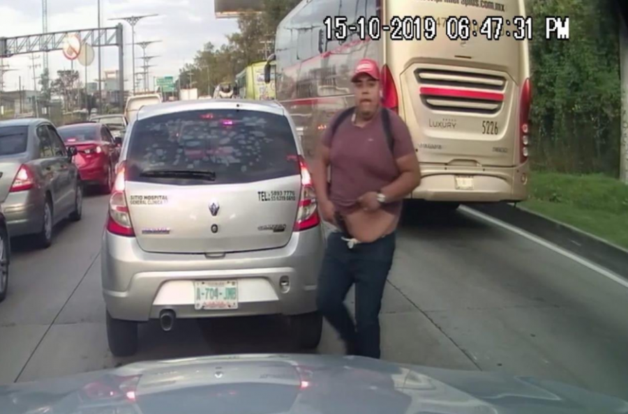 “Dame el reloj o te meto un plomazo”; ladrón amenaza a conductor en el tráfico