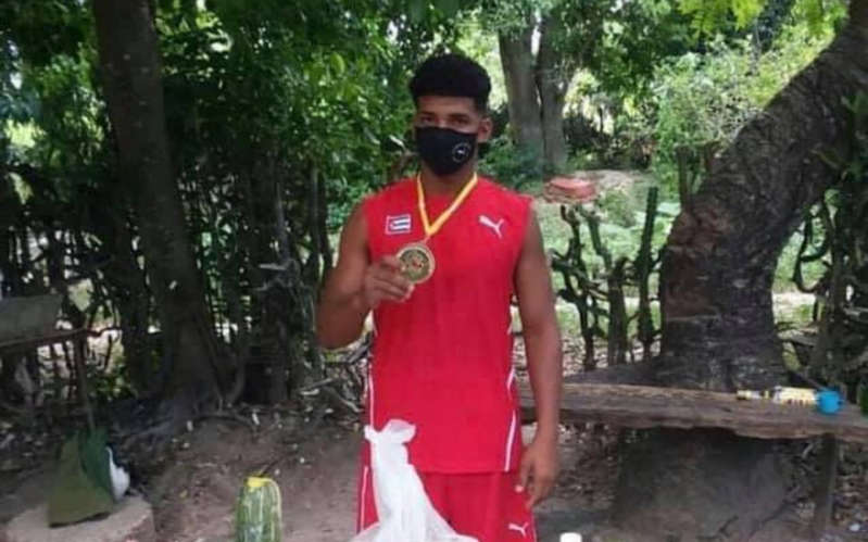 Premio a boxeador medallista de Cuba causa indignación ¿cómo?