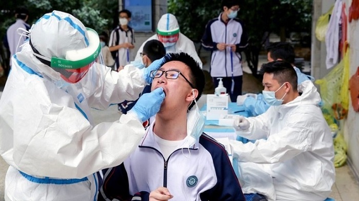 China da por controlado el rebrote de coronavirus en Pekín