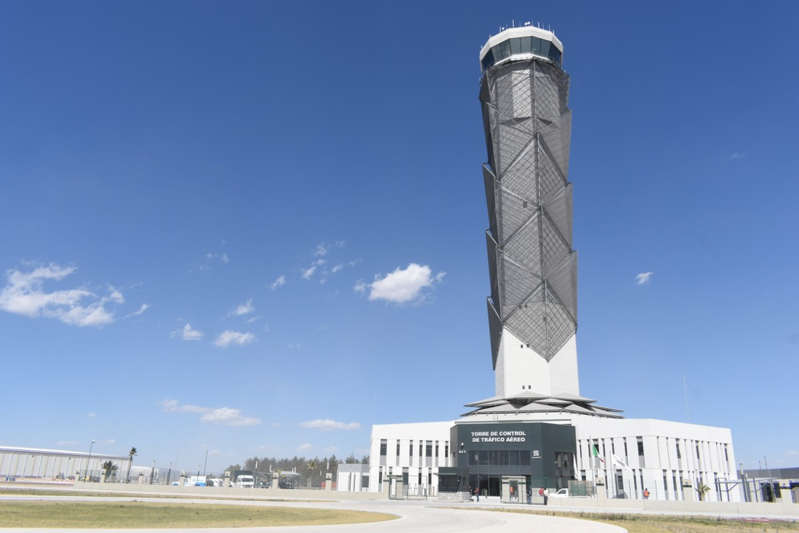 Así fue el primer vuelo desde el aeropuerto de Santa Lucía