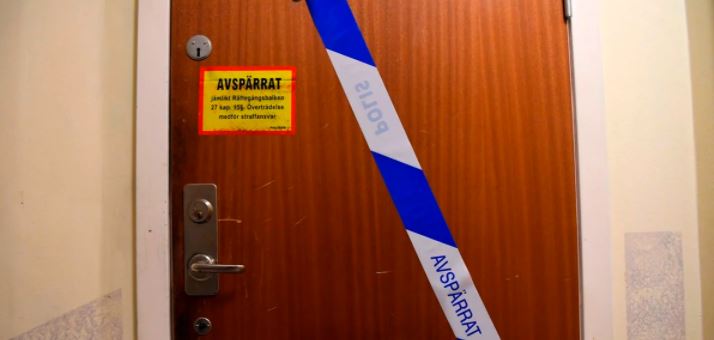 Suecia: Arrestan a mujer encerrar a su hijo durante largos 28 años