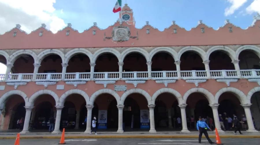 El Ayuntamiento de Mérida tendrá guardias y horarios especiales este  lunes 18