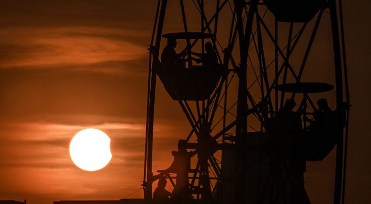 Así se vio en el mundo el Eclipse parcial de Sol... Menos en México