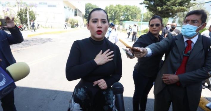 Policías que denunciaron a Sandra Cuevas no aceptan sus disculpas