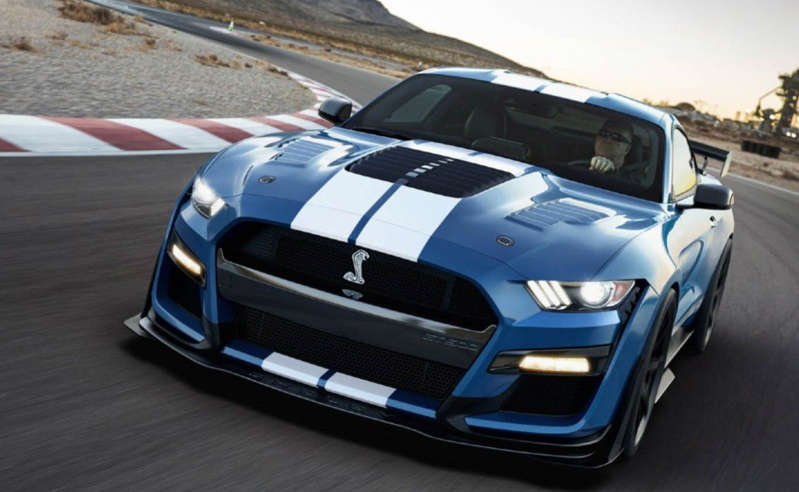 4 Ford Mustang Shelby son robados de la planta en un atraco estilo Hollywood