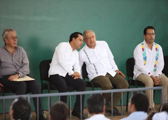 Vila pide a AMLO más recursos para reforzar la salud en Yucatán