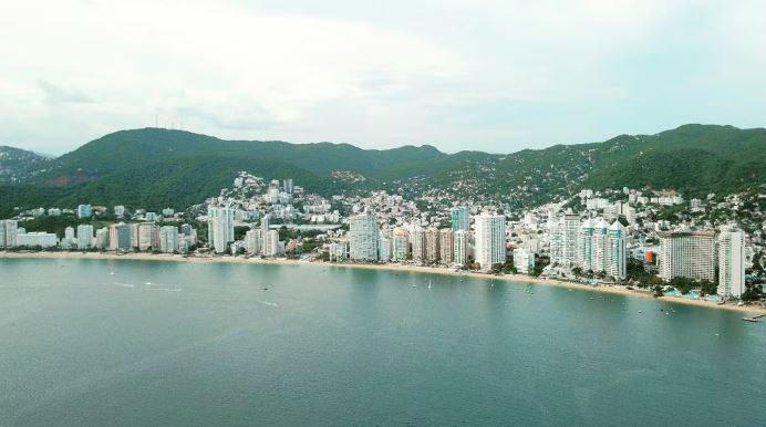 Evelyn Salgado celebra “el renacer” de Acapulco tras pasó de “Otis”