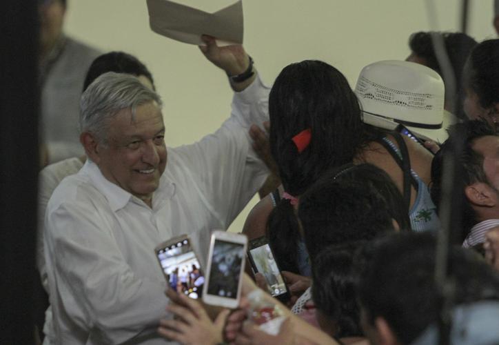 La petición que le quitó la sonrisa a AMLO: “ayuda, mataron a mi papá”