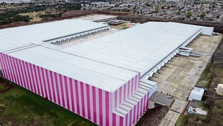 Superfarmacia de AMLO, que abriría en diciembre, aún es una bodega desierta