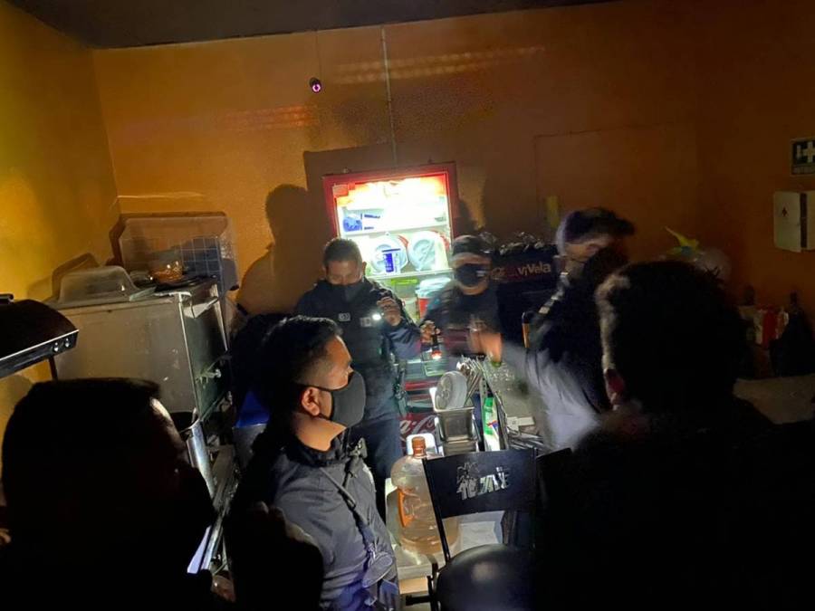 Hidalgo: Usaban una puerta de refrigerador para ingresar clandestinamente a bar