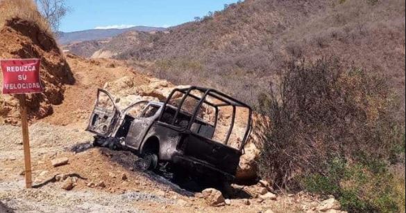 Emboscan y calcinan a tres policías en sierra de Oaxaca