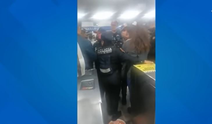 VIDEO: Detienen a taquillera por agredir a niño con discapacidad en L2 del Metro