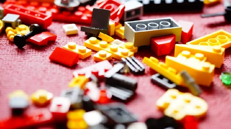 Más de 1300 años pueden durar las piezas de Lego