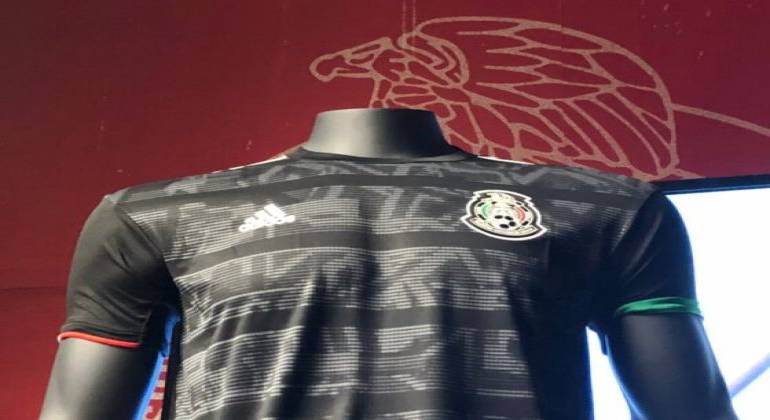 Presentan nuevo uniforme del “Tri” para la Copa Oro