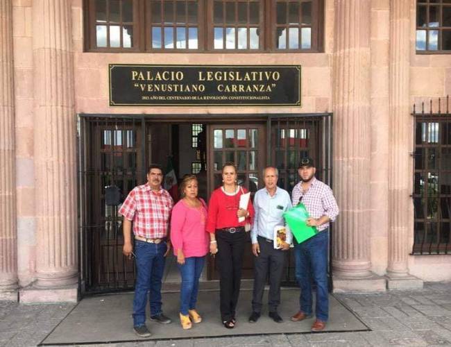 Regidores que se fueron a la playa en horas laborales se quedan sin quincena