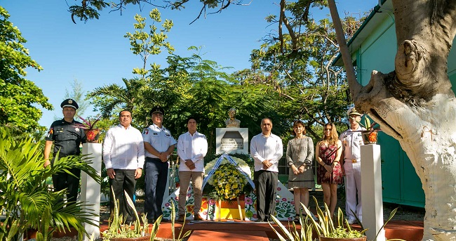 Homenaje a Alfredo Barrera Vásquez, maestro con vocación