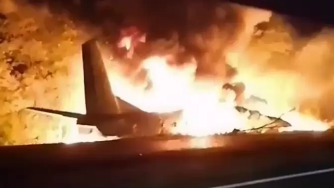 Mueren 22 personas en accidente de avión militar en Ucrania
