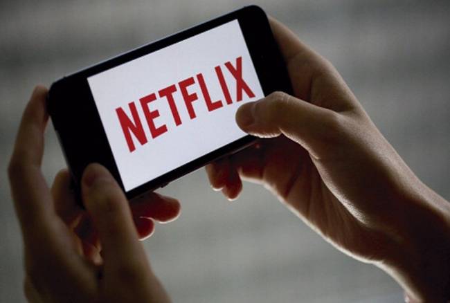 Netflix podría cancelar tu cuenta por compartirla con amigos