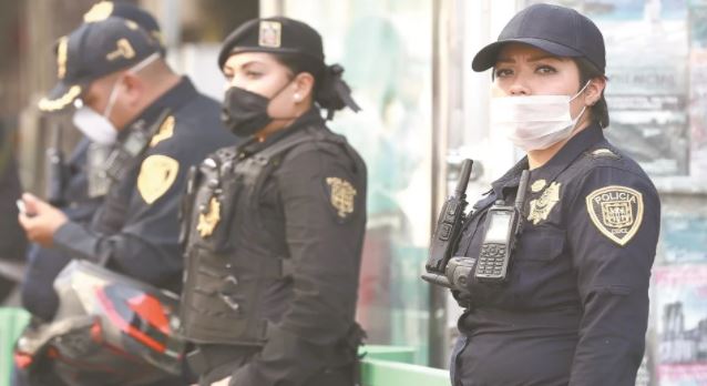 CDMX: Policías se intoxican por comer alimentos malos durante un curso