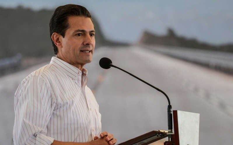 "Hay elementos para investigar a Peña Nieto por caso Iguala", dice abogado